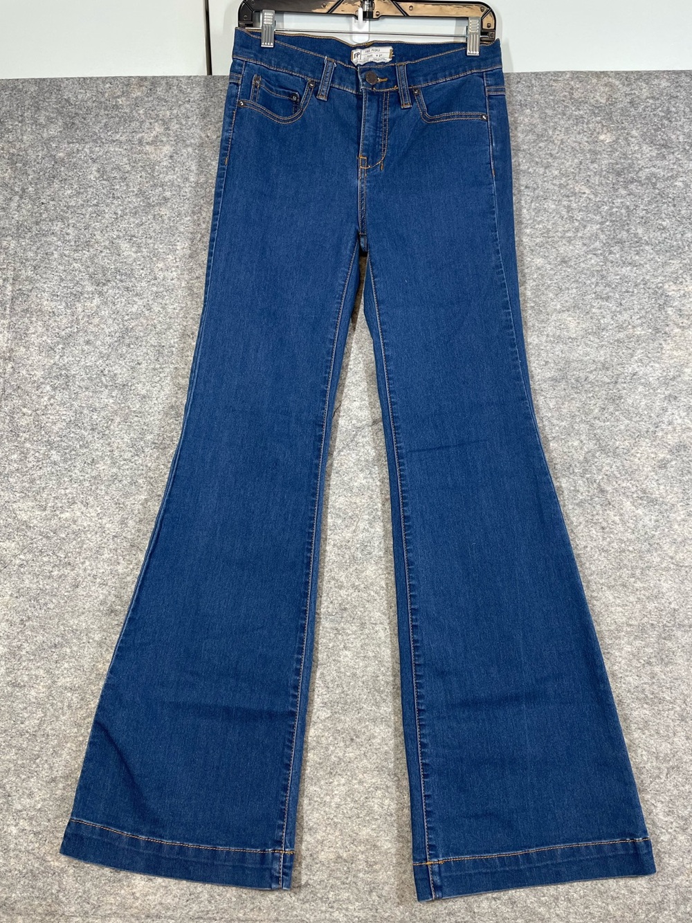 Free People Dark Blue Flare Jeans 27 High Rise Boho Y2K Soft Denim Western Chic